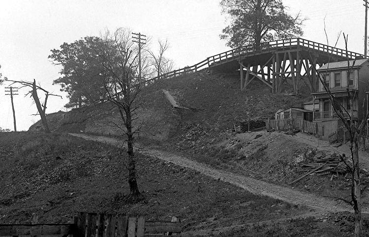 The Timberland Avenue Bridge and the road
leading down towards Saw Mill Run in 1909.