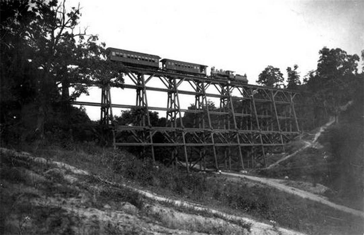 The McKinley Railroad Bridge at Bausman Street.