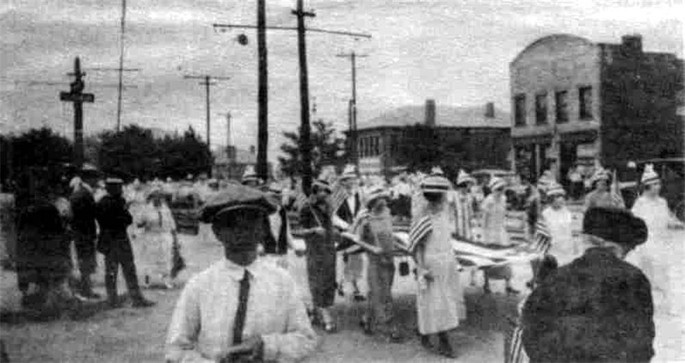 Fourth of July
Parade - 1920