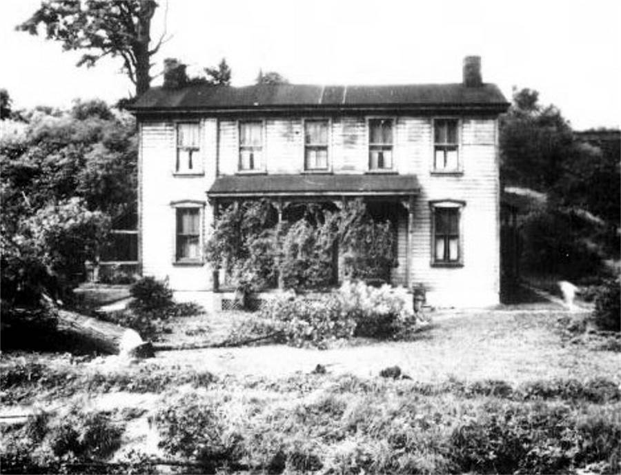 Home along Oak Street in Reflectorville - 1928