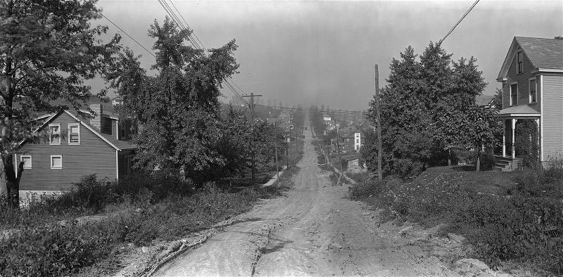 Woodbourne Avenue, looking northwest
from Oakridge Street in 1924.