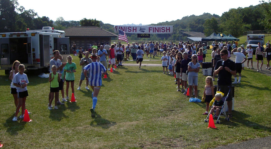 Runners approach the finish line
at the 29th Annual Brookline Breeze.