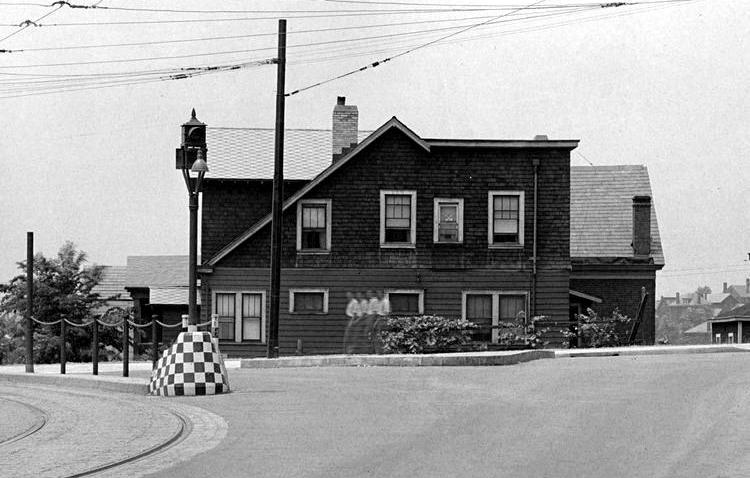 A view towards the Pioneer Avenue intersection in 1936.