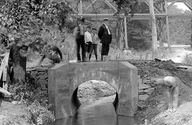 A new culvert built at the lower
end of Bausman Street in 1909.