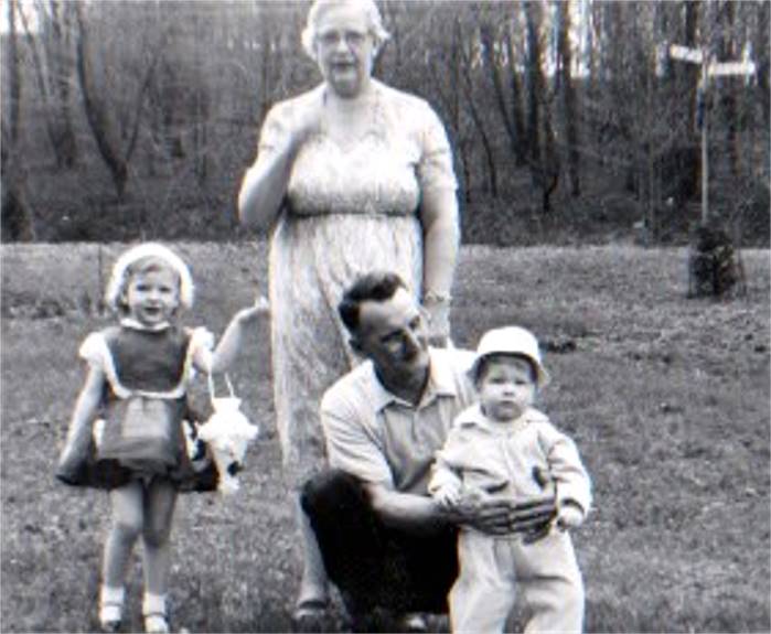 Elmer and Nettie Hadley with their
grandchildren Robin and Robert in 1960.