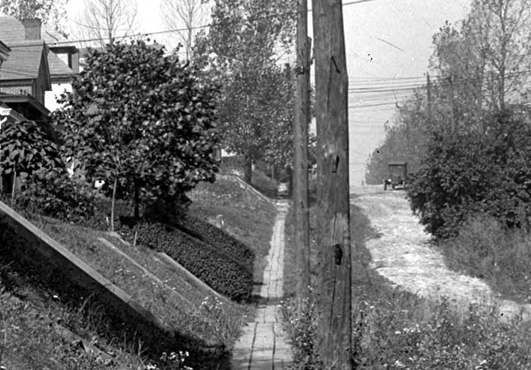 Bayridge Avenue looking northwest towards Stebbins - 1924.