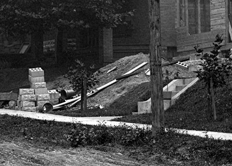 New home construction on Berkshire Avenue,
near Sussex Avenue, in 1924.