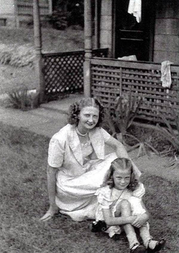 Ginger and Doris O'Connor in backyard
of 550 Berkshire Avenue in 1947.