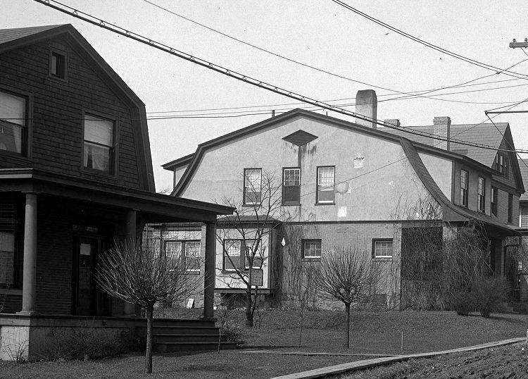 Homes near Pioneer Avenue in 1921.