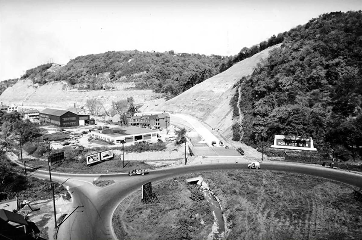 The Banksville Circle in 1950 showing the beginning
phases of the construction of the West End Bypass
which extended Saw Mill Run Blvd to Carson Street.