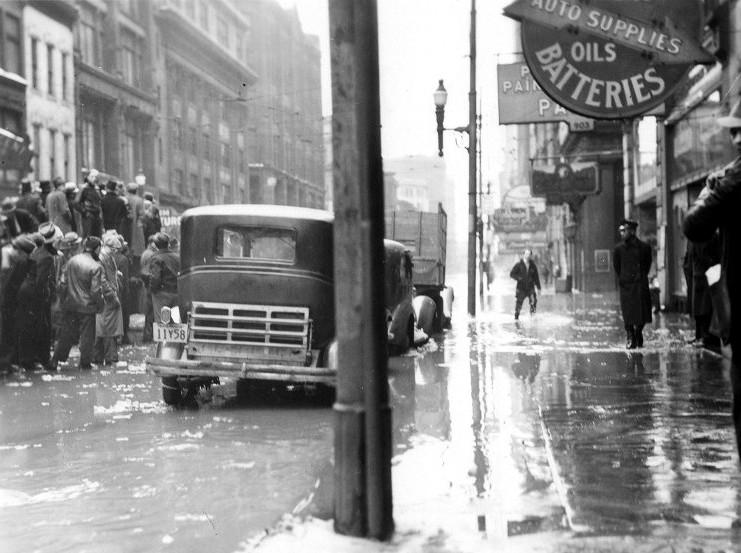 The Great Flood of 1936 - Liberty
Avenue near Ninth Street on March 18.