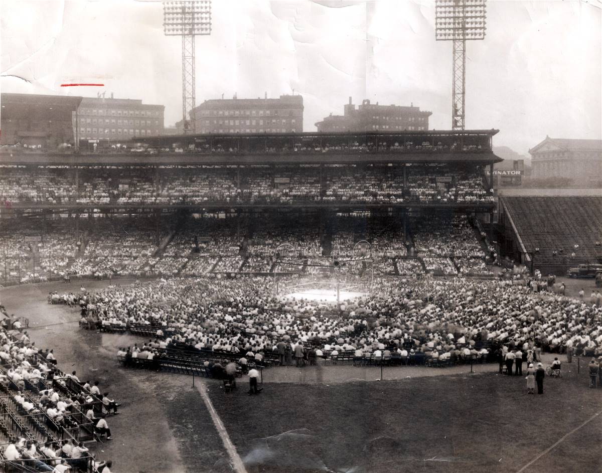 Heavyweight title fight at Forbes Field - 07/18/1951