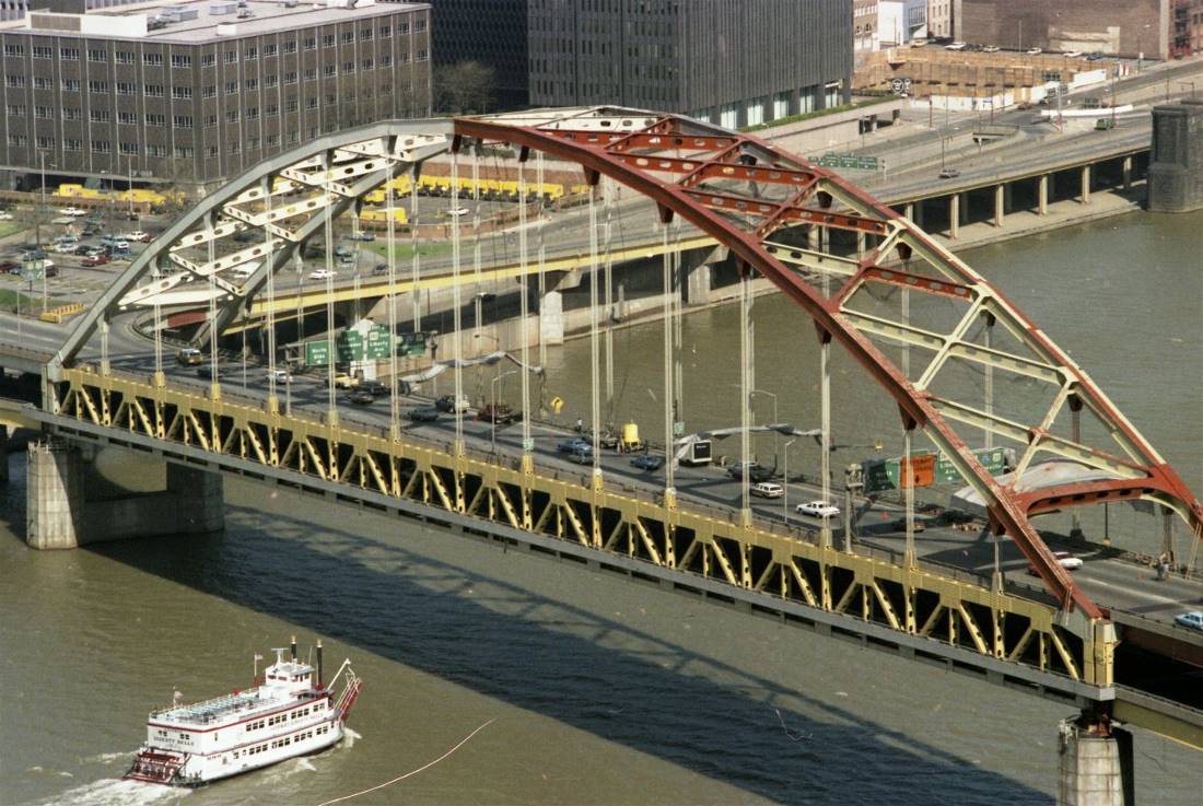 Fort Pitt Bridge in 1981.