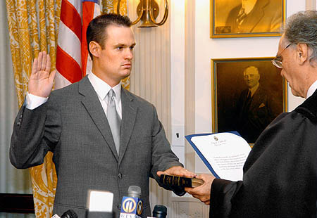 Mayor Luke Ravenstahl is sworn in on September 1, 2006.