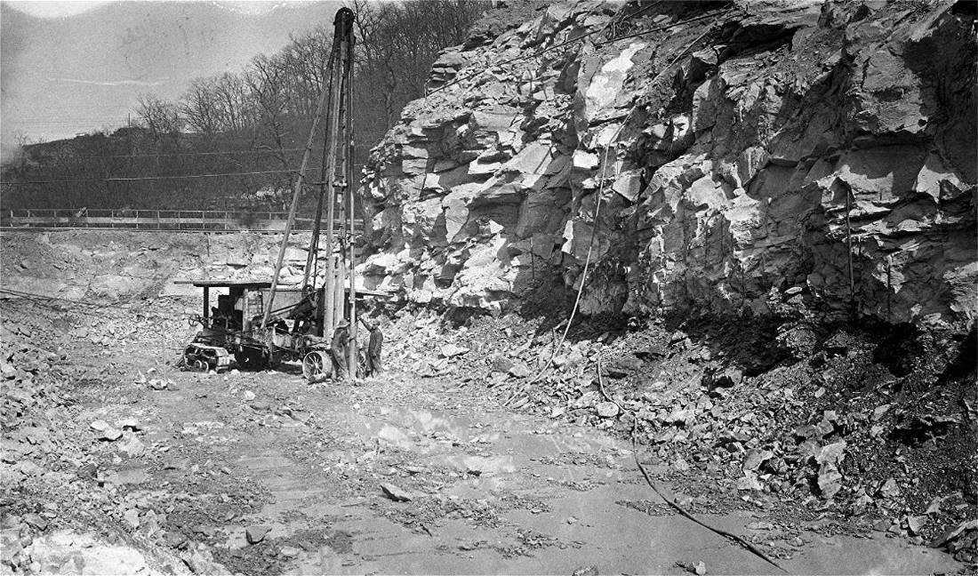 Excavating near Woodruff Street, March 1930