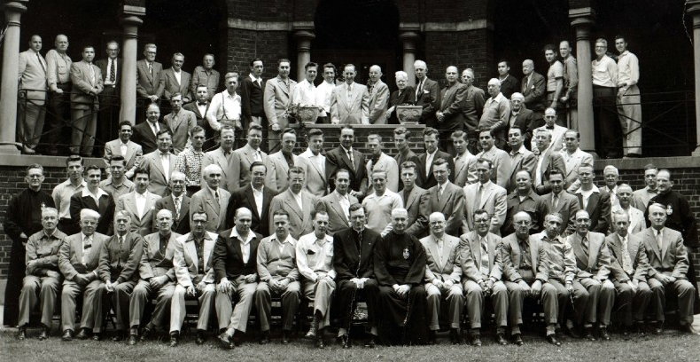 The Men of Brookline Group join with members
of the St. Nicholas (Beaver PA) and St. Peter
and Paul (Northside) Parish Groups on a visit
to the St. Paul of the Cross Retreat House.
June, 1954. Click on image for names.