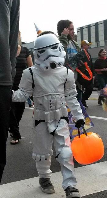 Halloween Parade - Oct 25, 2014