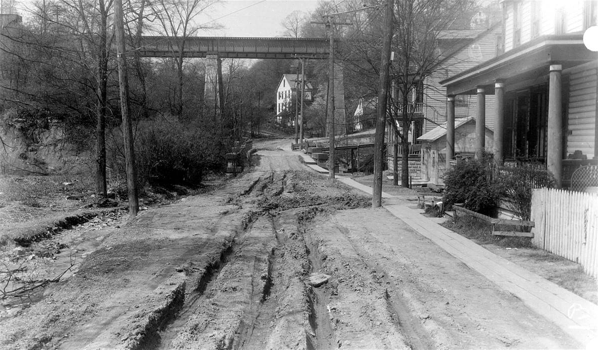 Edgebrook Avenue on April 30, 1929.